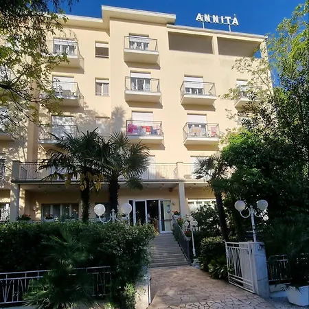 Hotel Annita 3*